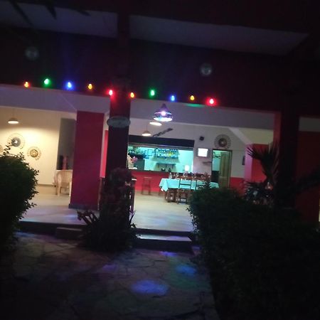 Chez Medzo Et Patou Hotell Popenguine Exteriör bild