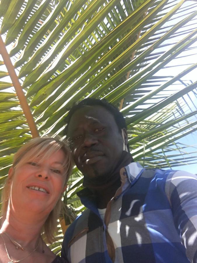Chez Medzo Et Patou Hotell Popenguine Exteriör bild