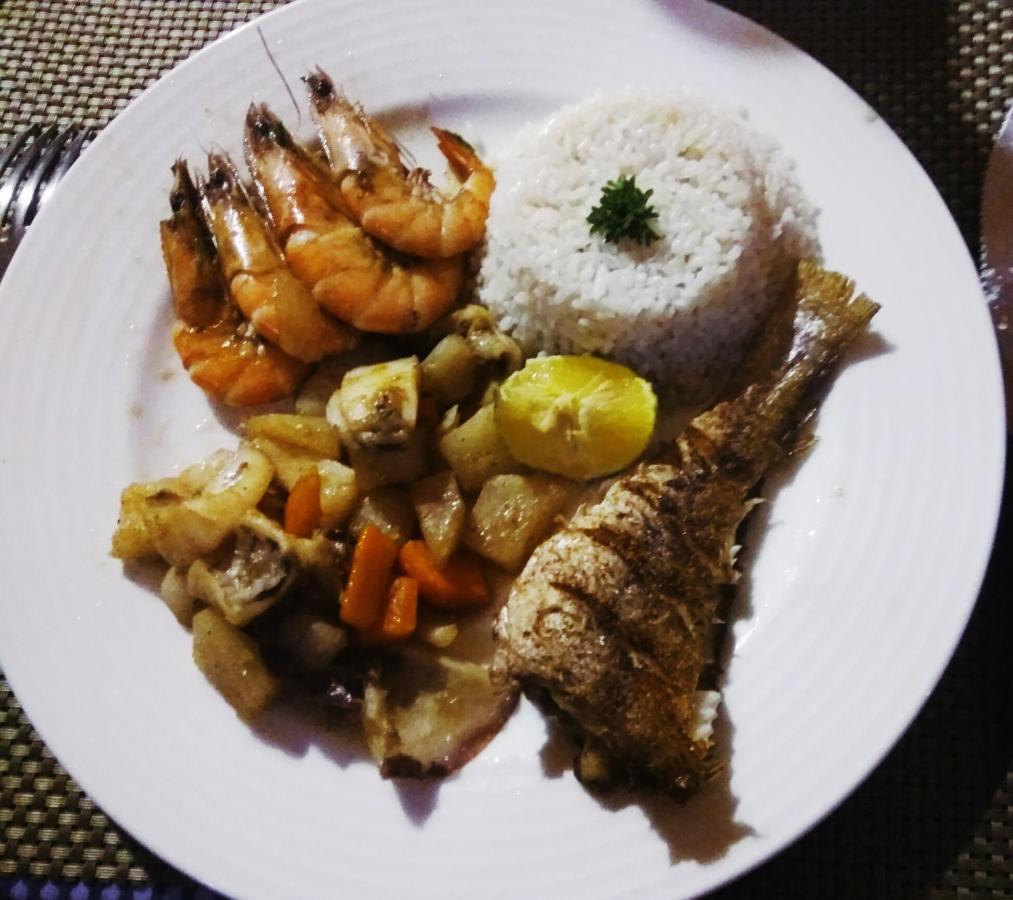 Chez Medzo Et Patou Hotell Popenguine Exteriör bild