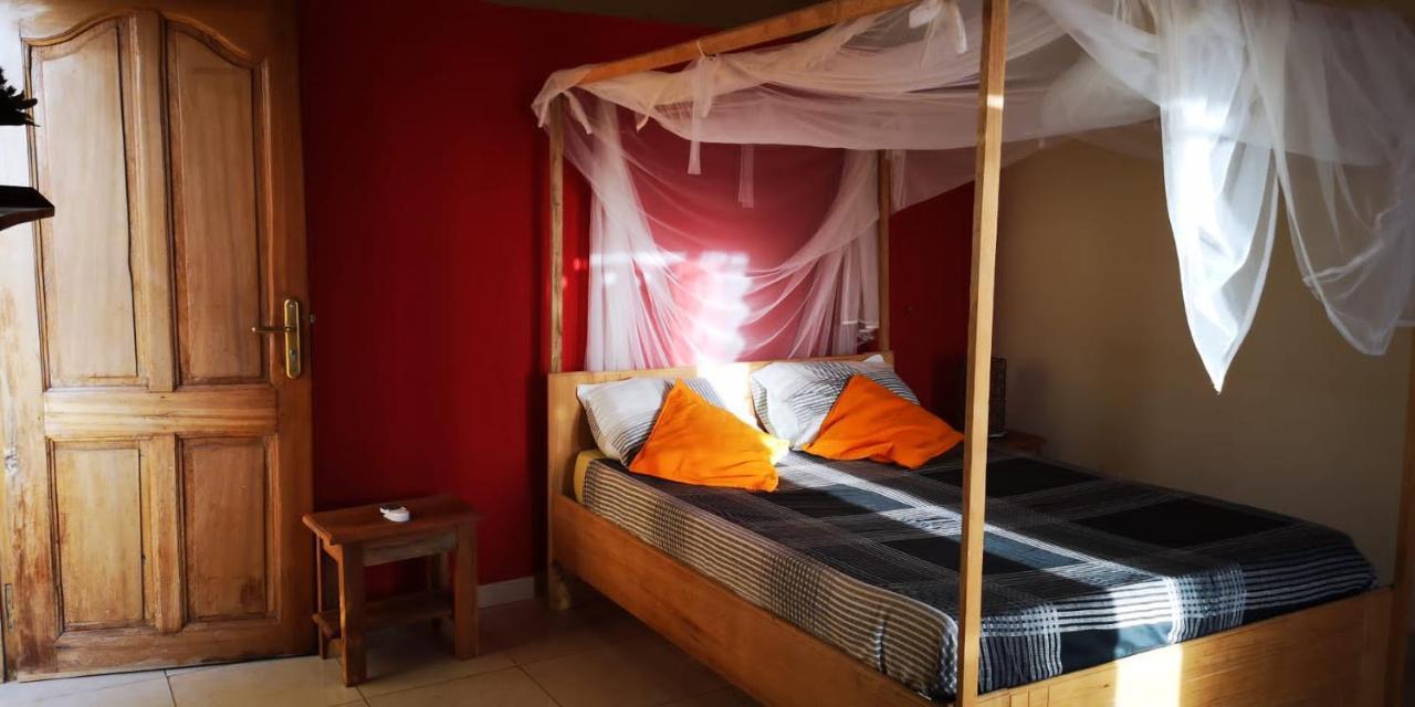 Chez Medzo Et Patou Hotell Popenguine Exteriör bild