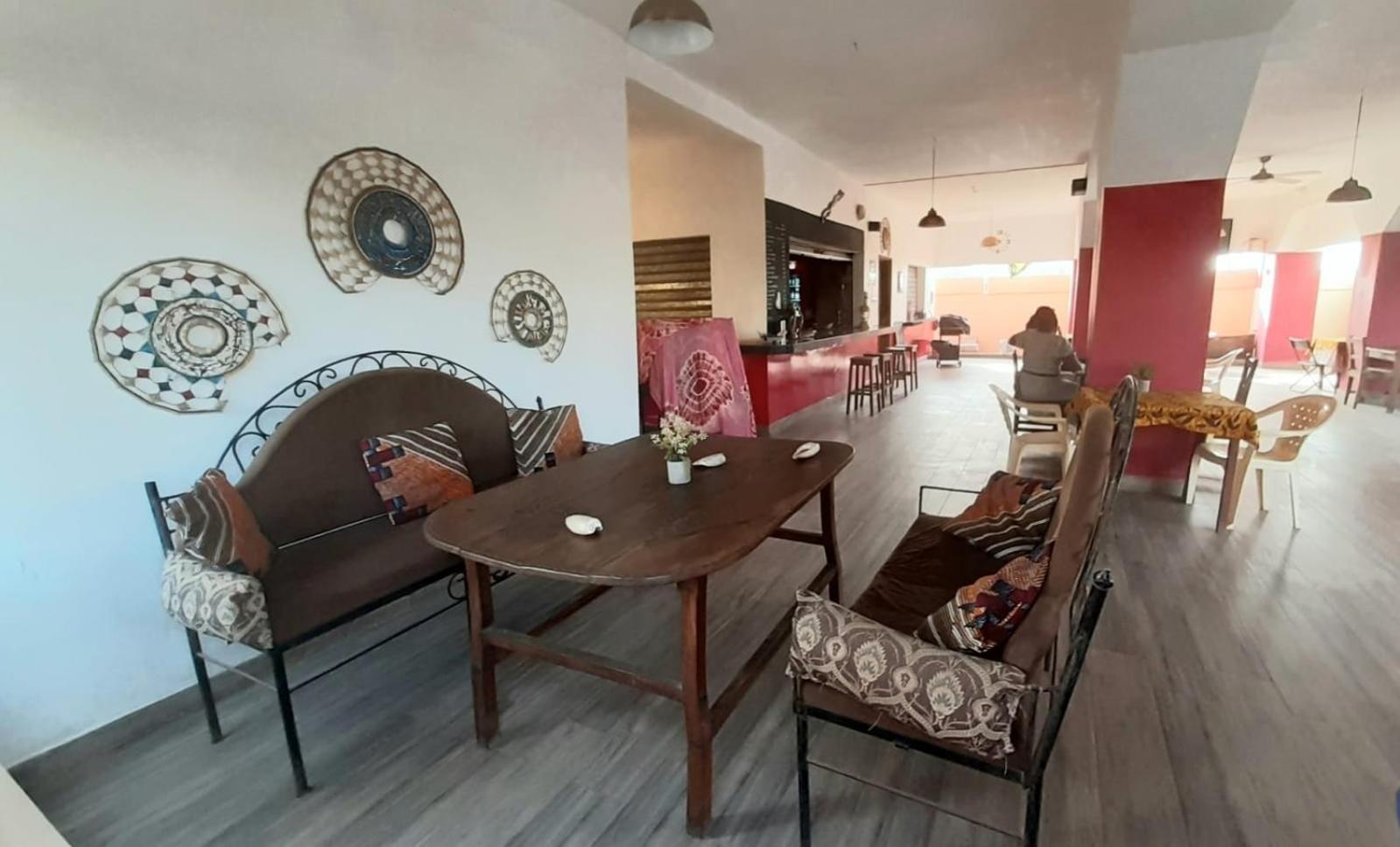 Chez Medzo Et Patou Hotell Popenguine Exteriör bild