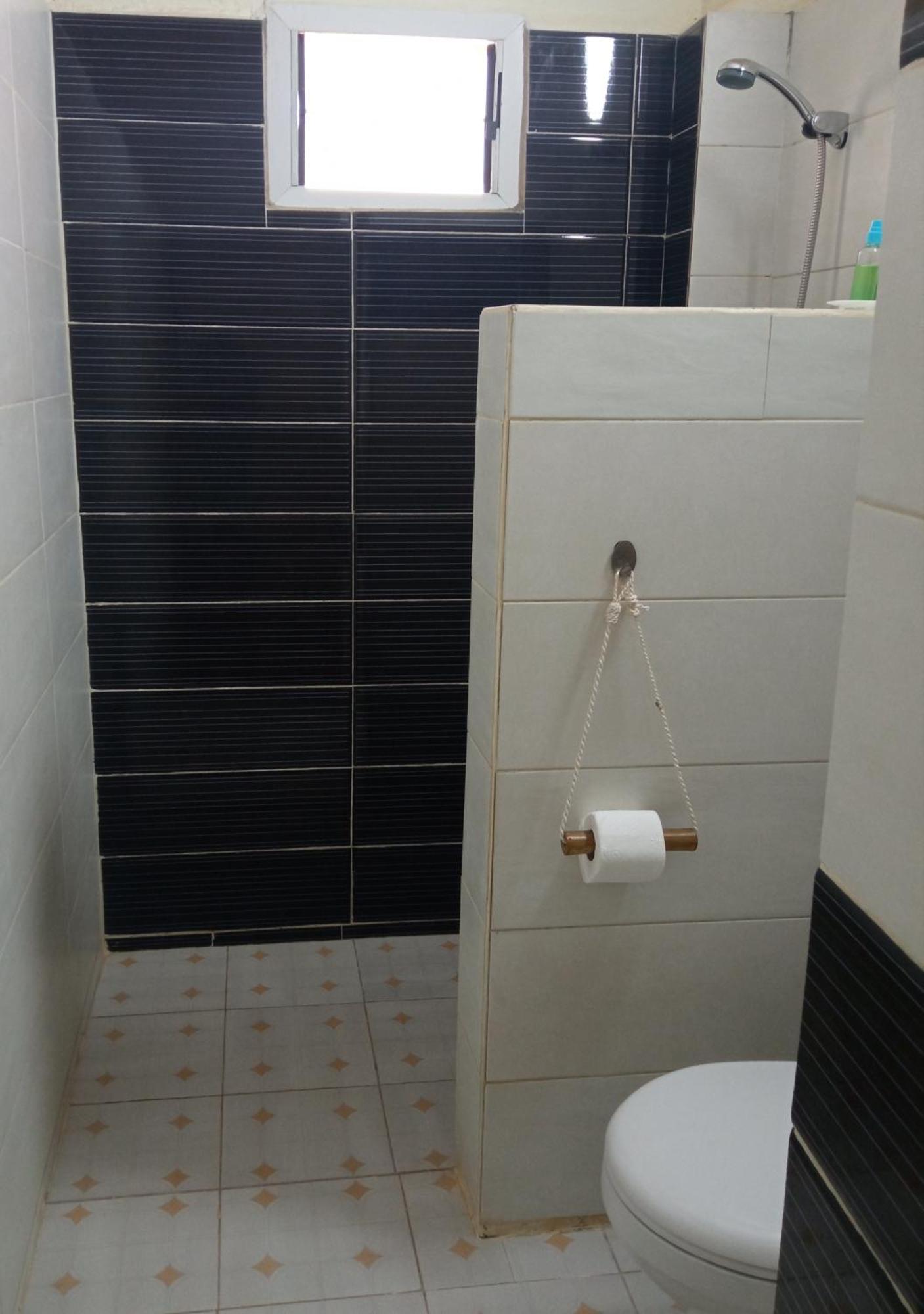 Chez Medzo Et Patou Hotell Popenguine Exteriör bild