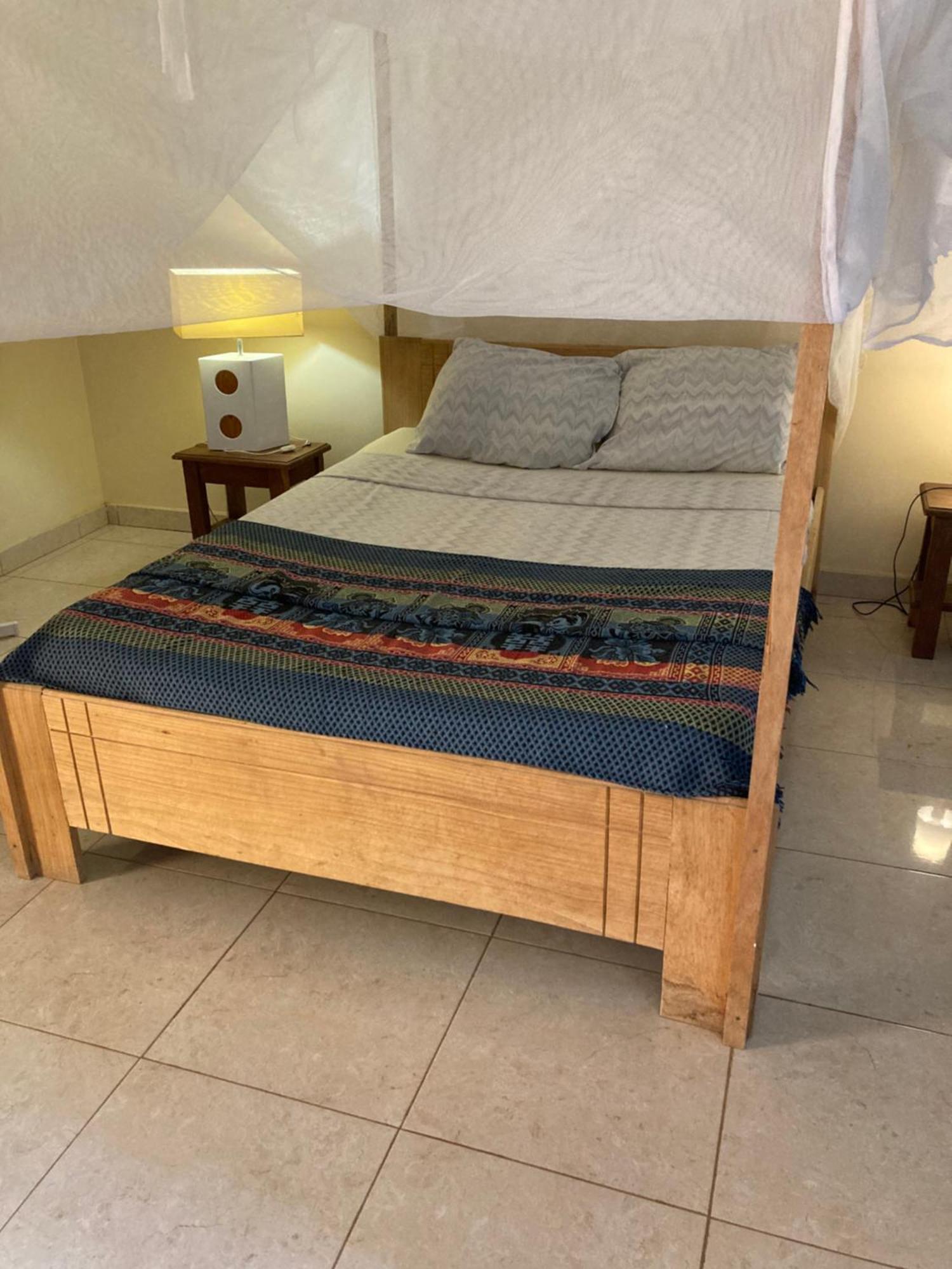 Chez Medzo Et Patou Hotell Popenguine Exteriör bild
