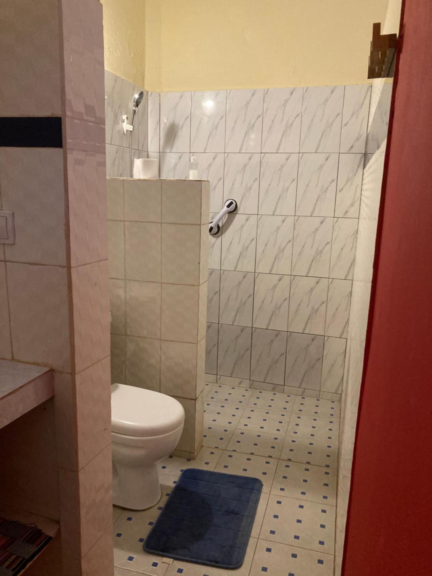Chez Medzo Et Patou Hotell Popenguine Exteriör bild