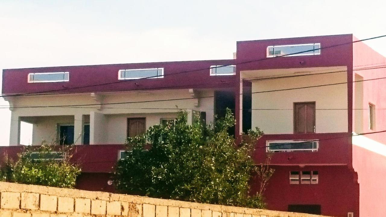 Chez Medzo Et Patou Hotell Popenguine Exteriör bild