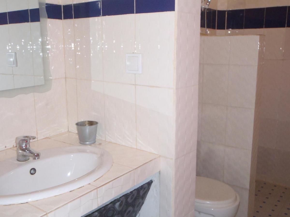 Chez Medzo Et Patou Hotell Popenguine Exteriör bild
