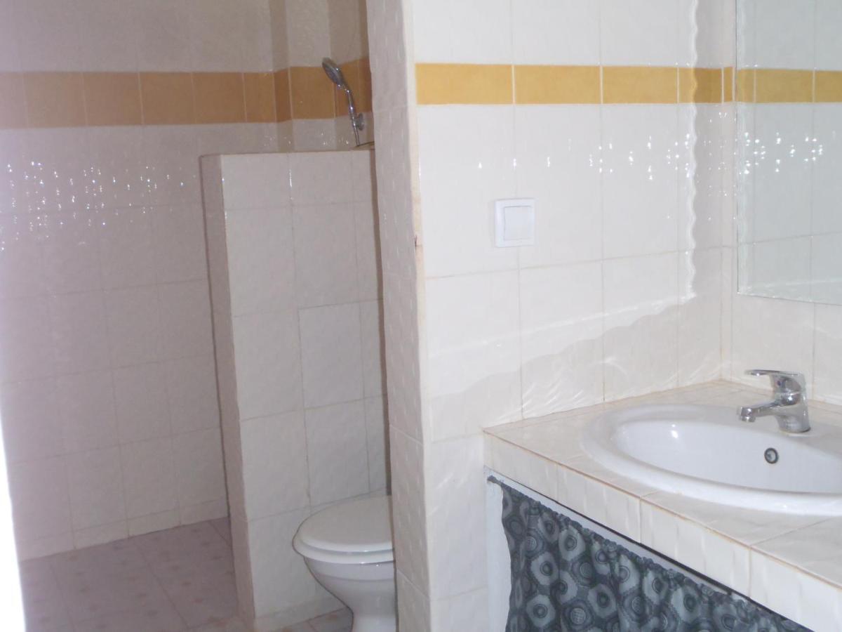 Chez Medzo Et Patou Hotell Popenguine Exteriör bild