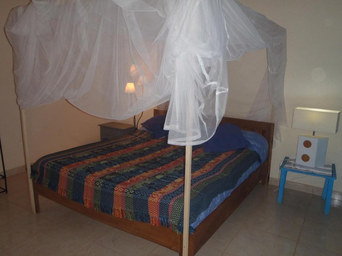 Chez Medzo Et Patou Hotell Popenguine Exteriör bild