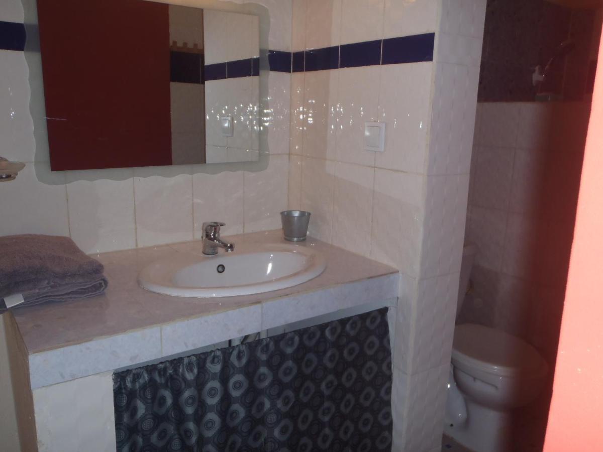 Chez Medzo Et Patou Hotell Popenguine Exteriör bild